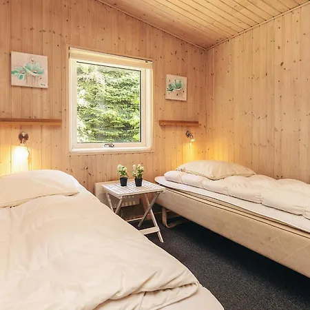 4 Star In Vaeggerlose * Bøtø By